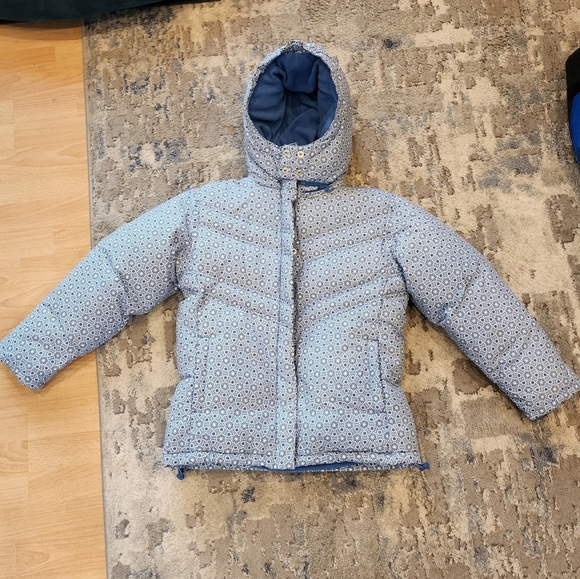 NWT Gap Kids Down Puffer Coat. Blue white floral. Size XL (12). - Picture 4 of 15